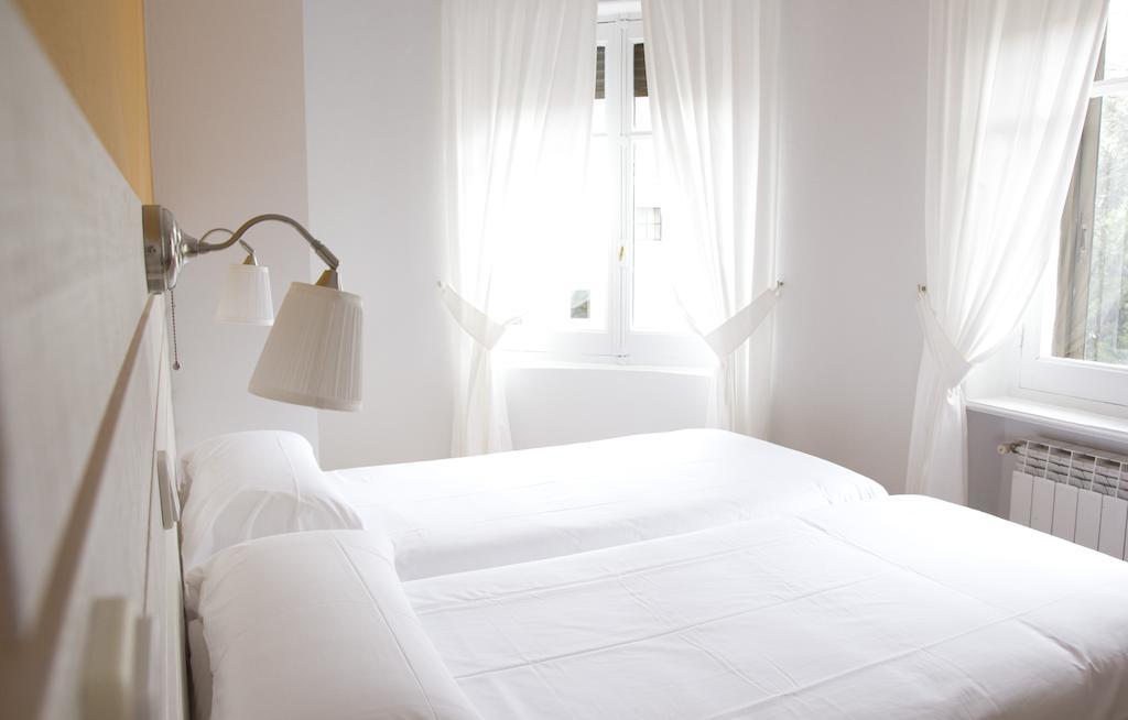 Hostal Monjes Peregrinos Бургос Номер фото